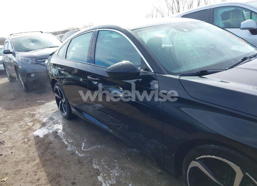 Photo 14 of 2018 Honda Accord SPORT (VIN 1HGCV1F35JA048225)