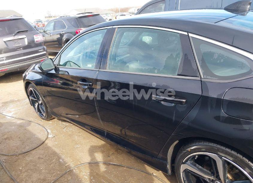 Photo 15 of 2018 Honda Accord SPORT (VIN 1HGCV1F35JA048225)