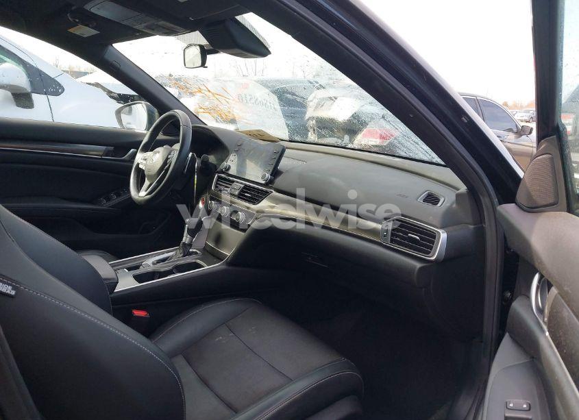 Photo 5 of 2018 Honda Accord SPORT (VIN 1HGCV1F35JA048225)