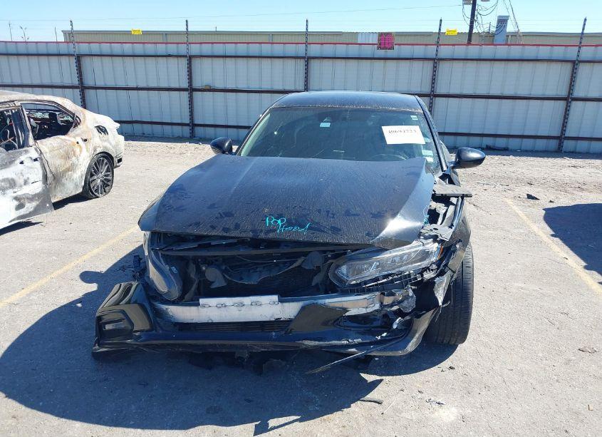 Photo 13 of 2018 Honda Accord SPORT (VIN 1HGCV1F35JA059337)