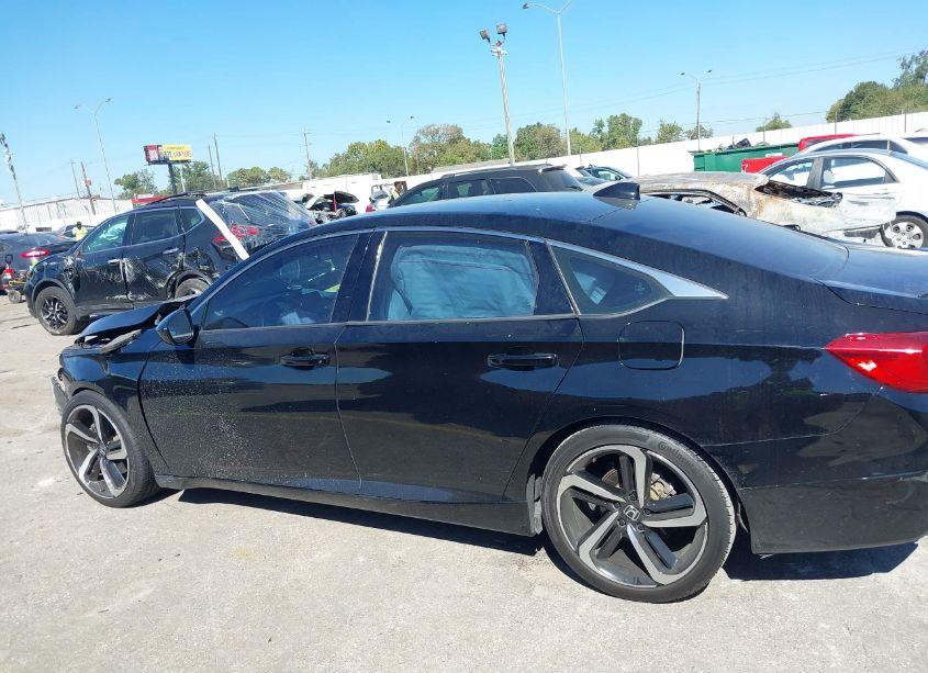 Photo 15 of 2018 Honda Accord SPORT (VIN 1HGCV1F35JA059337)