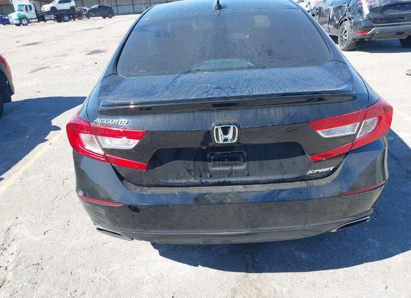 Photo 17 of 2018 Honda Accord SPORT (VIN 1HGCV1F35JA059337)