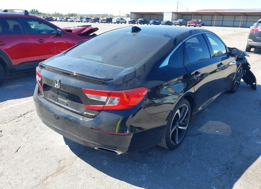 Photo 4 of 2018 Honda Accord SPORT (VIN 1HGCV1F35JA059337)