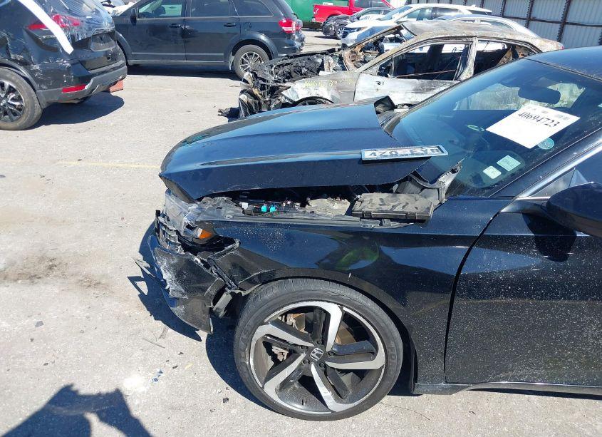 Photo 6 of 2018 Honda Accord SPORT (VIN 1HGCV1F35JA059337)