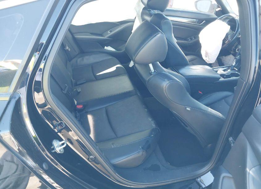 Photo 8 of 2018 Honda Accord SPORT (VIN 1HGCV1F35JA059337)