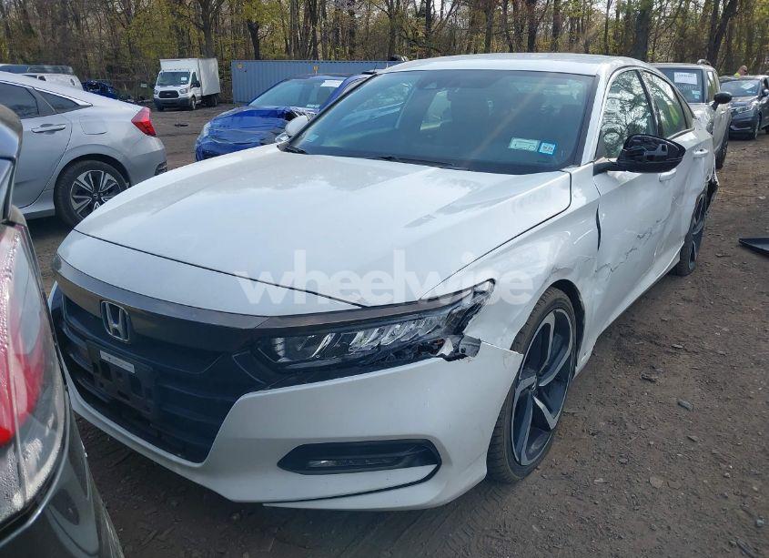 Photo 12 of 2018 Honda Accord SPORT (VIN 1HGCV1F35JA102543)