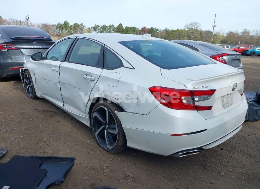 Photo 3 of 2018 Honda Accord SPORT (VIN 1HGCV1F35JA102543)