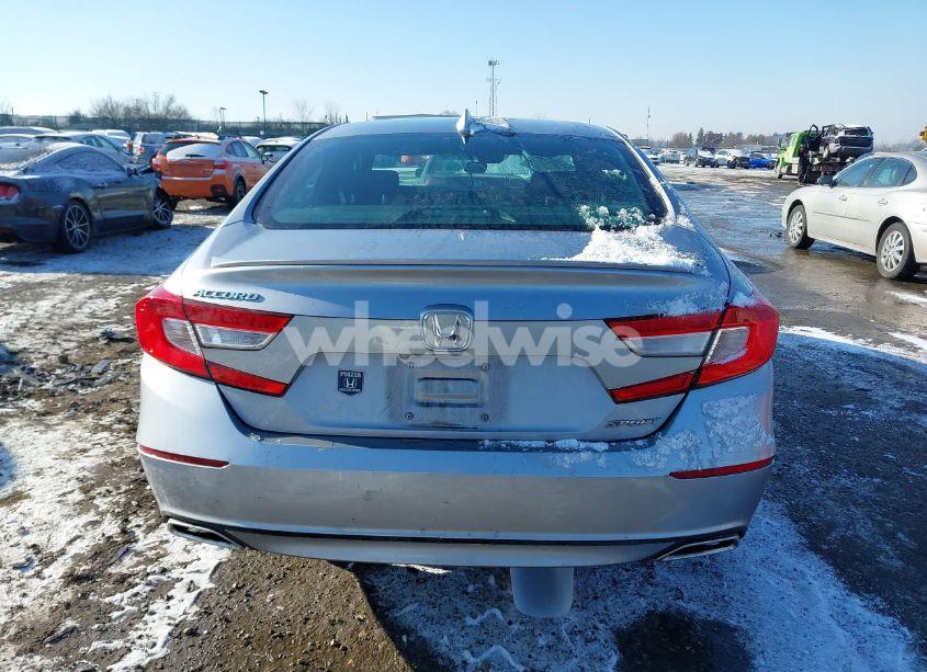 Photo 15 of 2018 Honda Accord SPORT (VIN 1HGCV1F35JA111310)