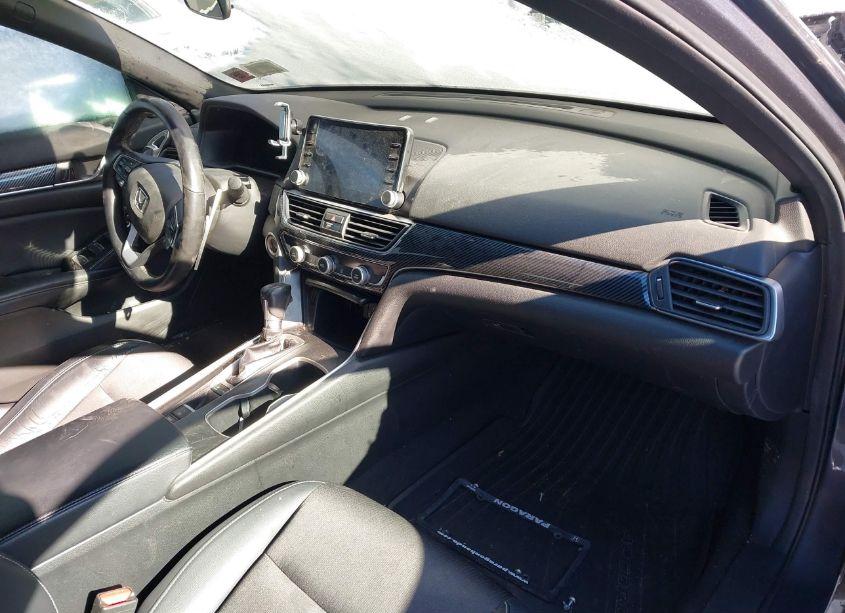 Photo 5 of 2018 Honda Accord SPORT (VIN 1HGCV1F35JA132500)