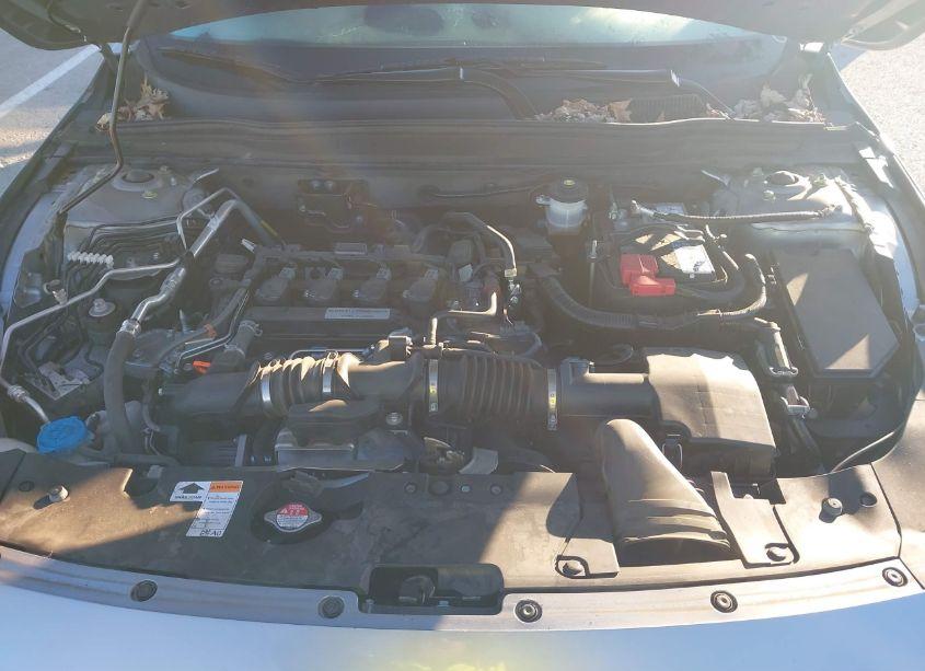 Photo 10 of 2018 Honda Accord SPORT (VIN 1HGCV1F35JA158952)