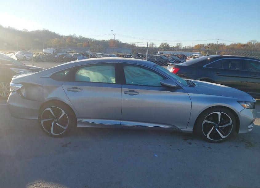 Photo 13 of 2018 Honda Accord SPORT (VIN 1HGCV1F35JA158952)