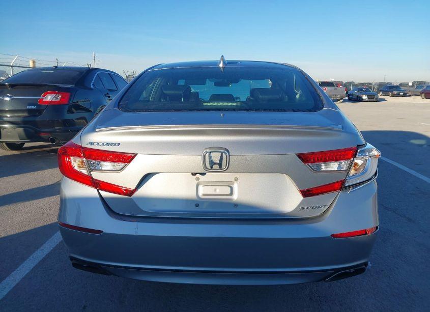 Photo 16 of 2018 Honda Accord SPORT (VIN 1HGCV1F35JA158952)