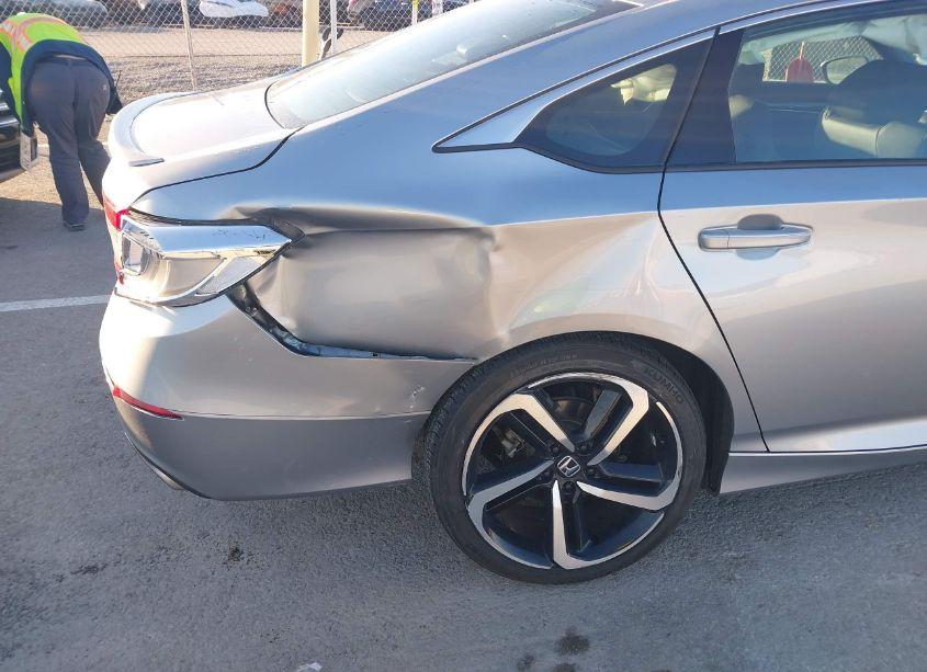 Photo 6 of 2018 Honda Accord SPORT (VIN 1HGCV1F35JA158952)