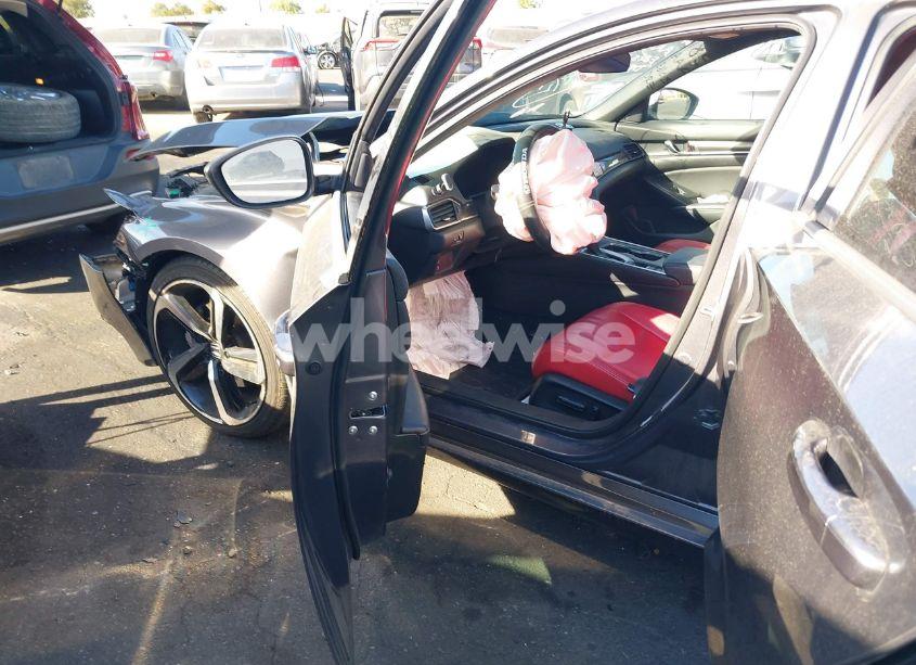 Photo 5 of 2018 Honda Accord SPORT (VIN 1HGCV1F35JA162936)