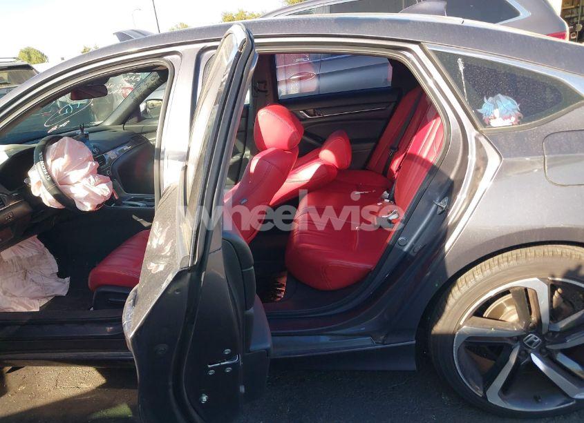 Photo 8 of 2018 Honda Accord SPORT (VIN 1HGCV1F35JA162936)