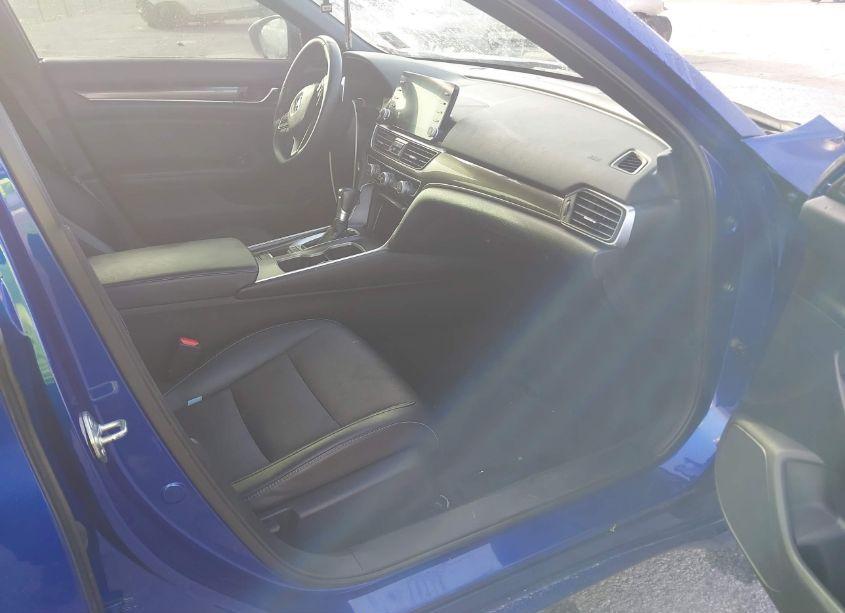 Photo 5 of 2018 Honda Accord SPORT (VIN 1HGCV1F35JA193698)