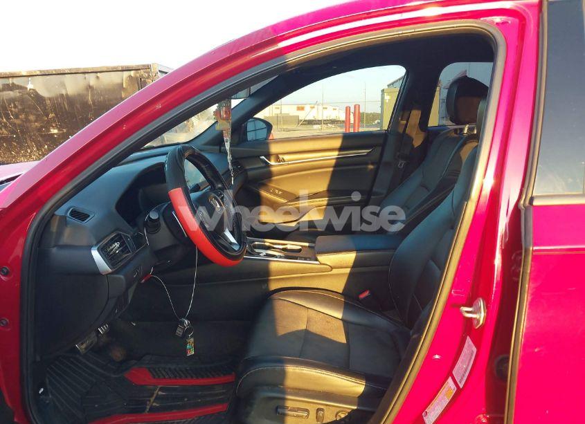 Photo 18 of 2018 Honda Accord SPORT (VIN 1HGCV1F35JA209849)