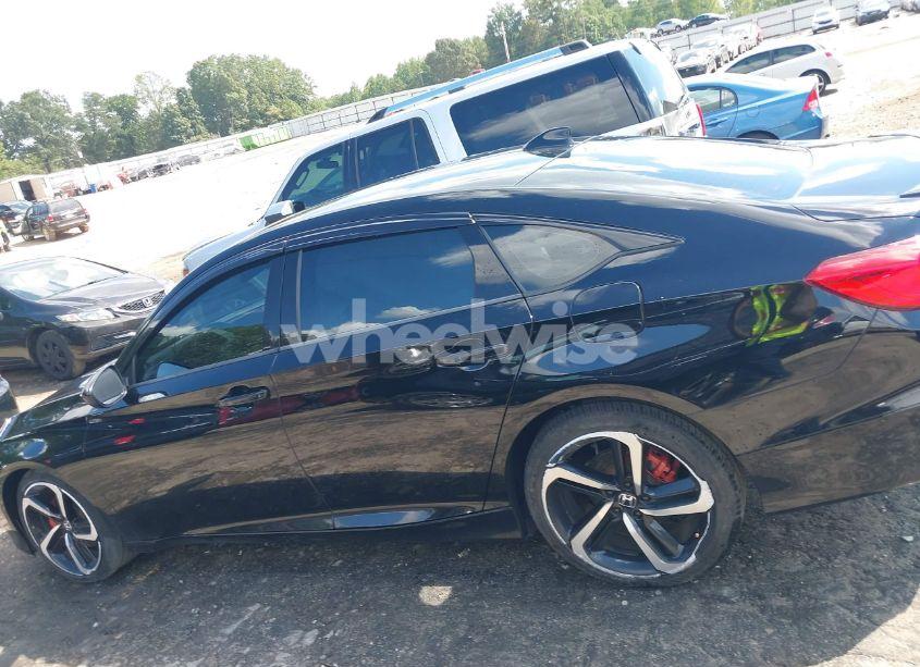 Photo 14 of 2018 Honda Accord SPORT (VIN 1HGCV1F35JA223959)