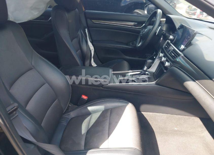 Photo 5 of 2018 Honda Accord SPORT (VIN 1HGCV1F35JA223959)