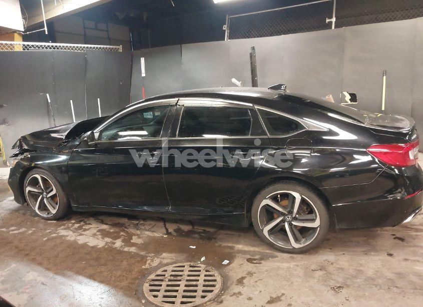 Photo 14 of 2019 Honda Accord SPORT (VIN 1HGCV1F35KA005750)