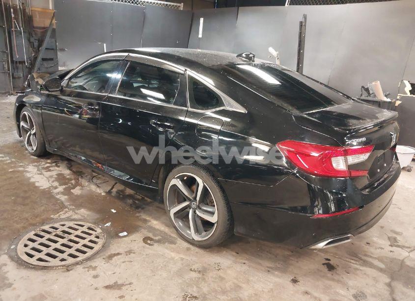 Photo 3 of 2019 Honda Accord SPORT (VIN 1HGCV1F35KA005750)
