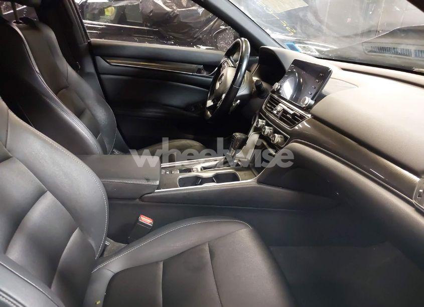 Photo 5 of 2019 Honda Accord SPORT (VIN 1HGCV1F35KA005750)