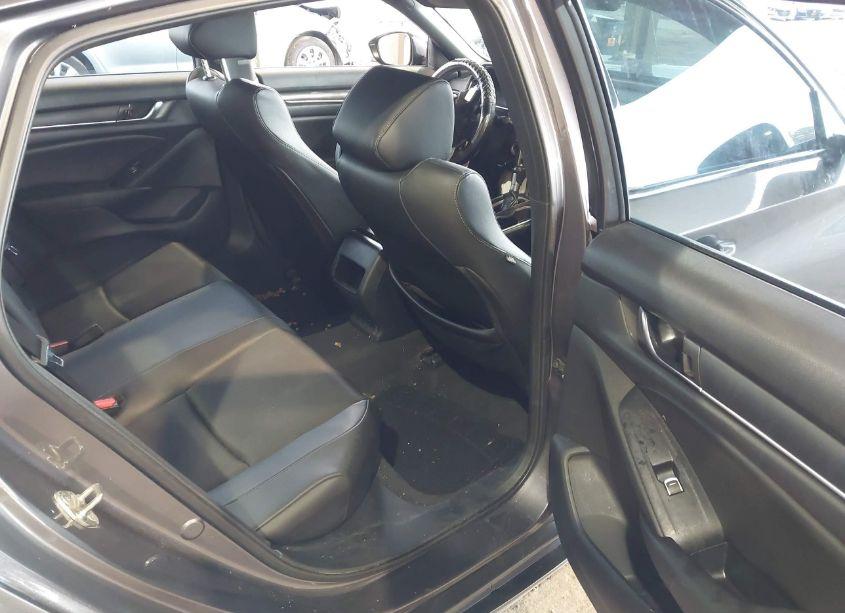 Photo 8 of 2019 Honda Accord SPORT (VIN 1HGCV1F35KA013590)