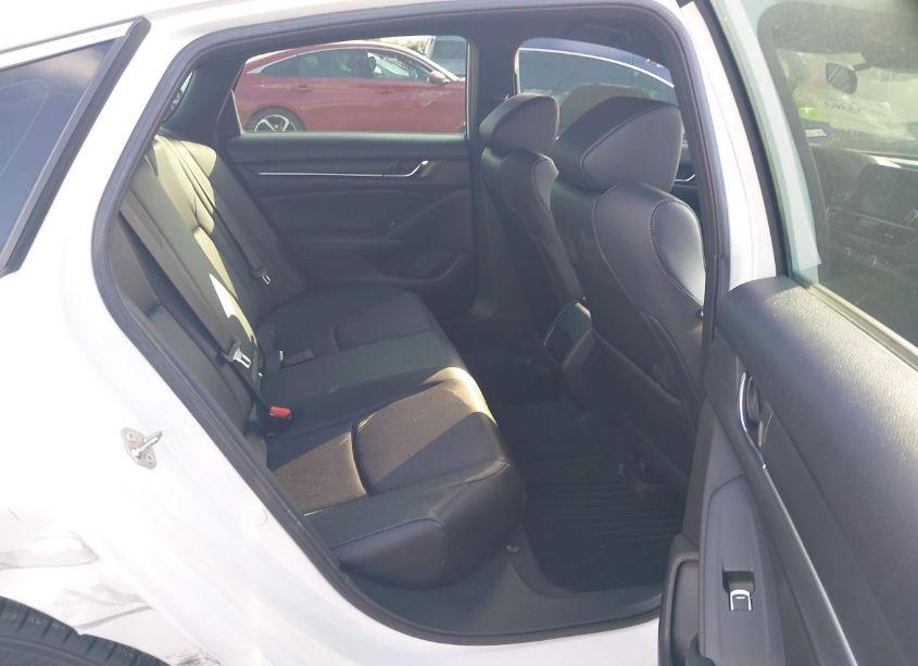 Photo 8 of 2019 Honda Accord SPORT (VIN 1HGCV1F35KA014397)