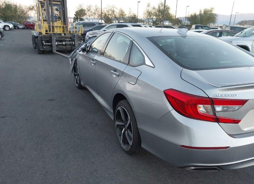 Photo 3 of 2019 Honda Accord SPORT (VIN 1HGCV1F35KA028090)