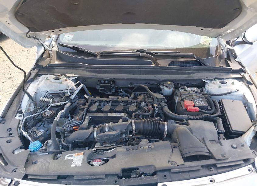 Photo 10 of 2019 Honda Accord SPORT (VIN 1HGCV1F35KA047996)