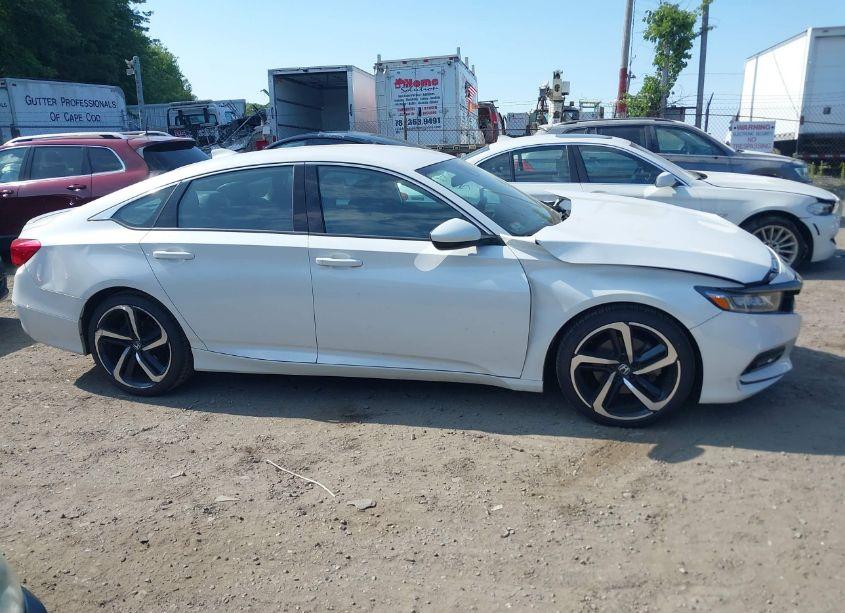 Photo 13 of 2019 Honda Accord SPORT (VIN 1HGCV1F35KA047996)