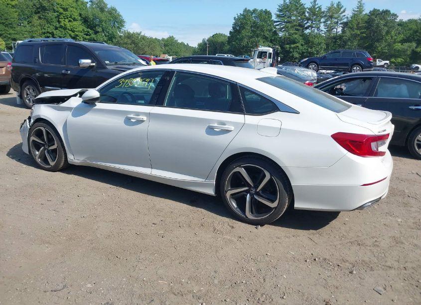 Photo 3 of 2019 Honda Accord SPORT (VIN 1HGCV1F35KA047996)