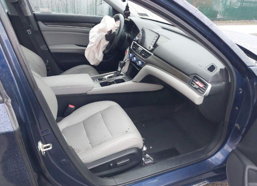 Photo 5 of 2019 Honda Accord SPORT (VIN 1HGCV1F35KA076057)
