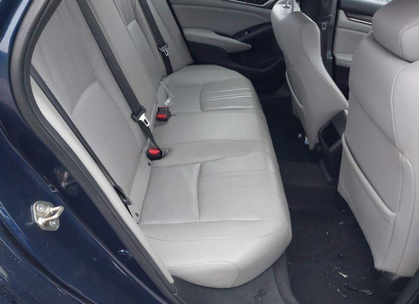 Photo 8 of 2019 Honda Accord SPORT (VIN 1HGCV1F35KA076057)