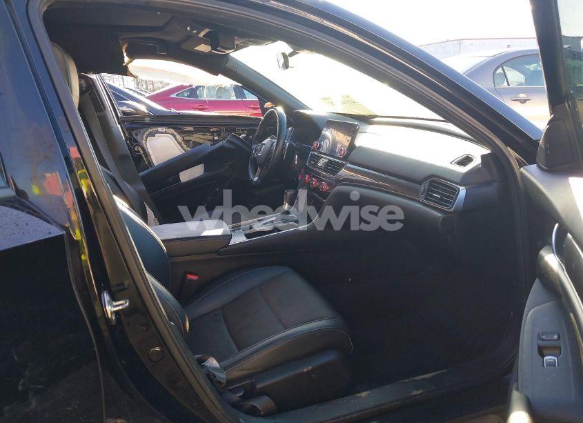 Photo 5 of 2019 Honda Accord SPORT (VIN 1HGCV1F35KA090718)