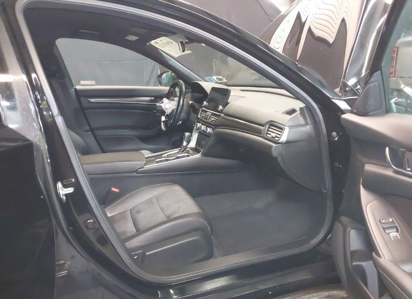Photo 5 of 2019 Honda Accord SPORT (VIN 1HGCV1F35KA090833)