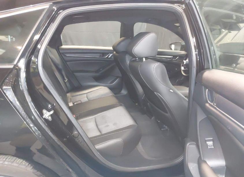 Photo 8 of 2019 Honda Accord SPORT (VIN 1HGCV1F35KA090833)