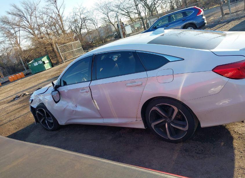 Photo 14 of 2019 Honda Accord SPORT (VIN 1HGCV1F35KA095112)