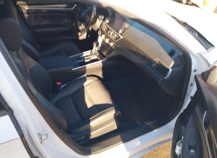 Photo 5 of 2019 Honda Accord SPORT (VIN 1HGCV1F35KA095112)