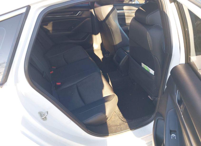 Photo 8 of 2019 Honda Accord SPORT (VIN 1HGCV1F35KA095112)