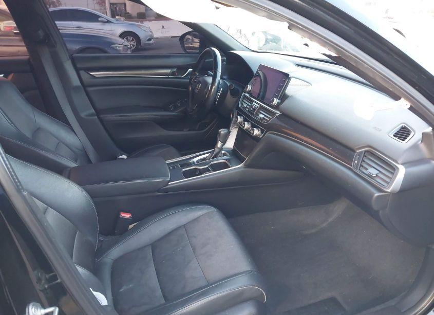 Photo 5 of 2019 Honda Accord SPORT (VIN 1HGCV1F35KA148200)