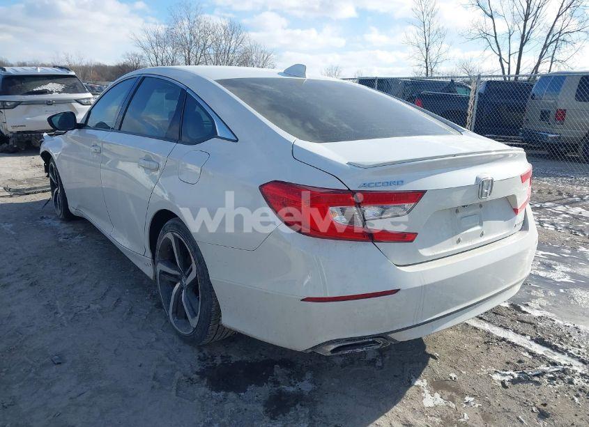 Photo 3 of 2019 Honda Accord SPORT (VIN 1HGCV1F35KA156538)