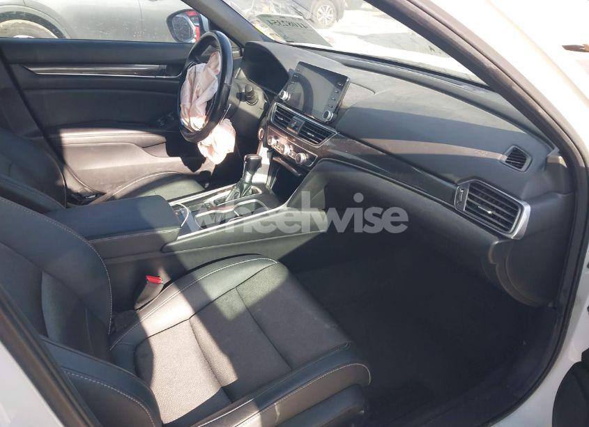 Photo 5 of 2019 Honda Accord SPORT (VIN 1HGCV1F35KA156538)