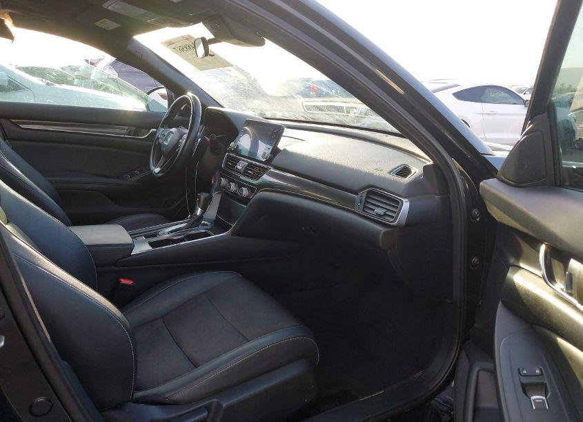 Photo 5 of 2020 Honda Accord SPORT (VIN 1HGCV1F35LA002977)