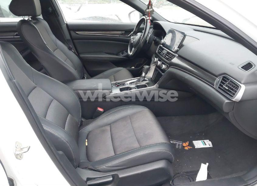 Photo 5 of 2020 Honda Accord SPORT (VIN 1HGCV1F35LA154659)
