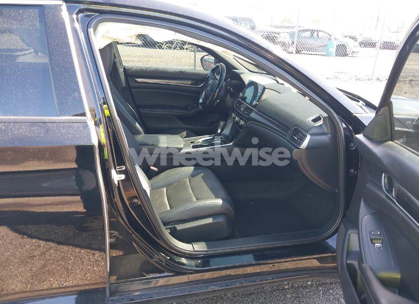 Photo 5 of 2022 Honda Accord SPORT (VIN 1HGCV1F35NA061806)