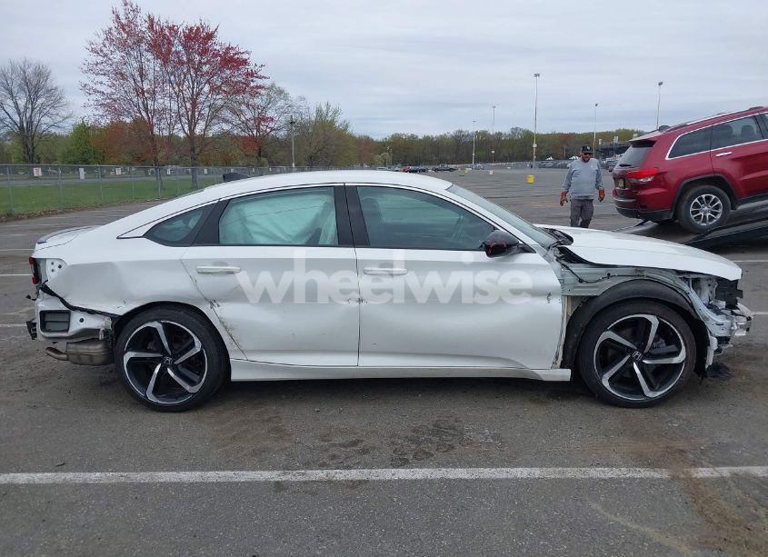 Photo 13 of 2022 Honda Accord SPORT (VIN 1HGCV1F35NA111989)