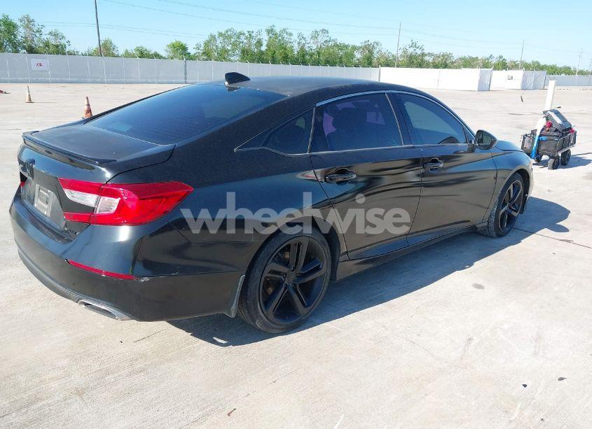 Photo 4 of 2018 Honda Accord SPORT (VIN 1HGCV1F36JA020546)
