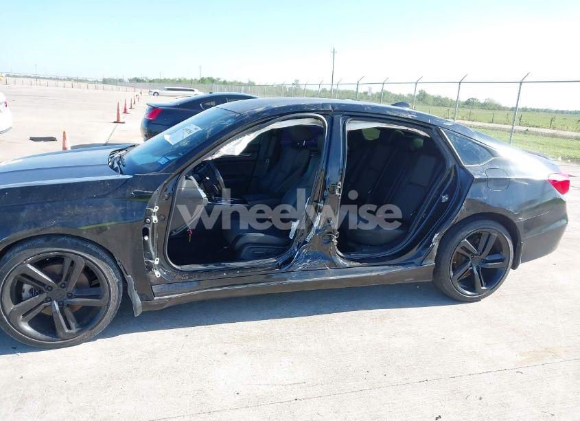 Photo 6 of 2018 Honda Accord SPORT (VIN 1HGCV1F36JA020546)