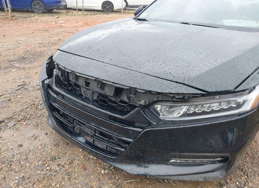 Photo 17 of 2018 Honda Accord SPORT (VIN 1HGCV1F36JA059394)